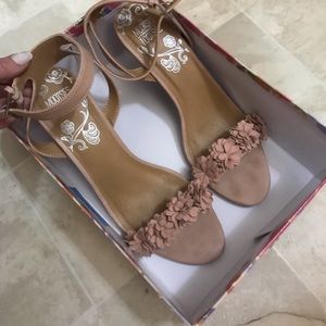 Mootsies tootsies high heels light pink 9 1/2 inly worn once for a wedding .